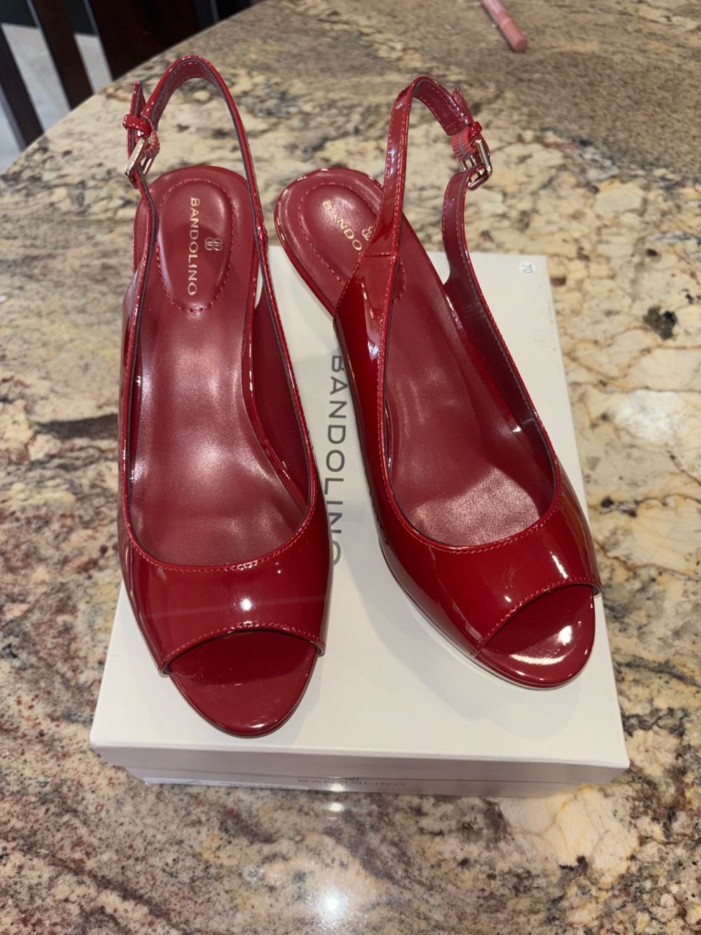 Bandolino Red Patent Slingback Peep-Toe Heels 👠 NIB - Picture 3 of 9